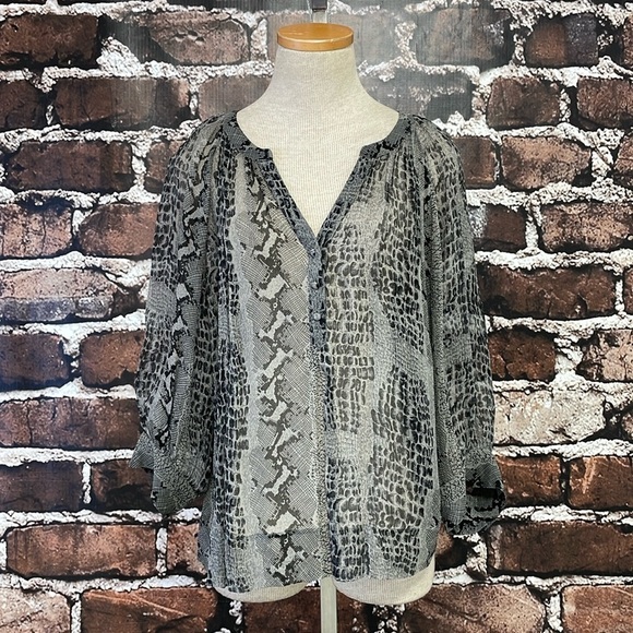 Joie Blouse Women's M Medium Grey Snakeskin Sheer Buttons Shirt Collar Top - Picture 5 of 13